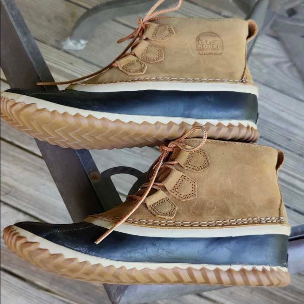 Sorel Women’s Size 9.5 Out N About Hand Crafted Leather Duck Black Boot.